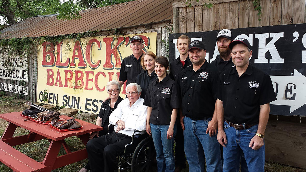 2019_feature_where-there's-smoke-there's-family_BlacksBBQ_1-Family-pic-at-BBQ